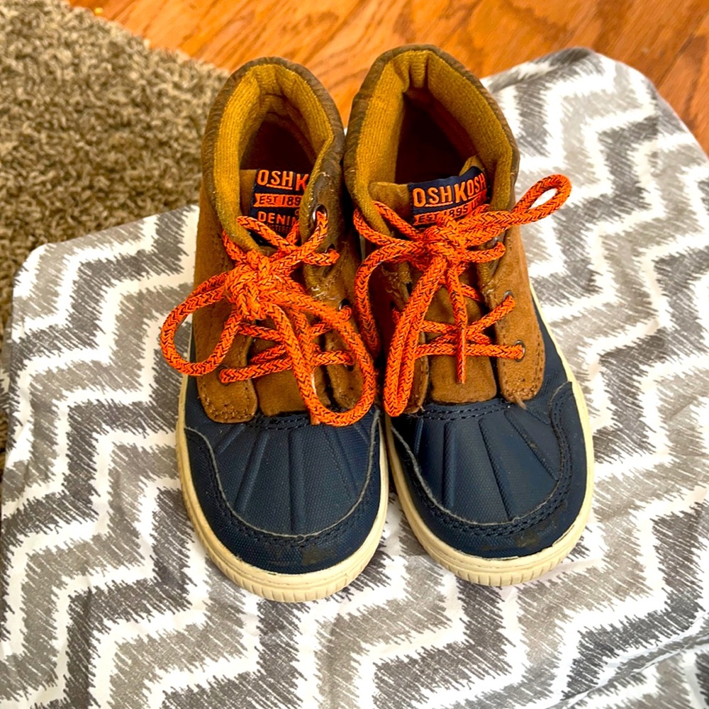 Oshkosh boots 10c